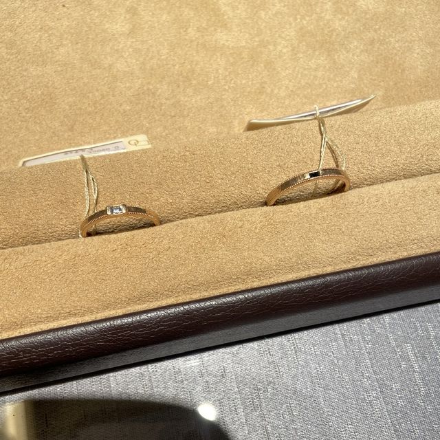 【ORECCHIO(オレッキオ)の口コミ】 クラシカルなデザインで、エメラルドカットダイヤが使用されているところ…