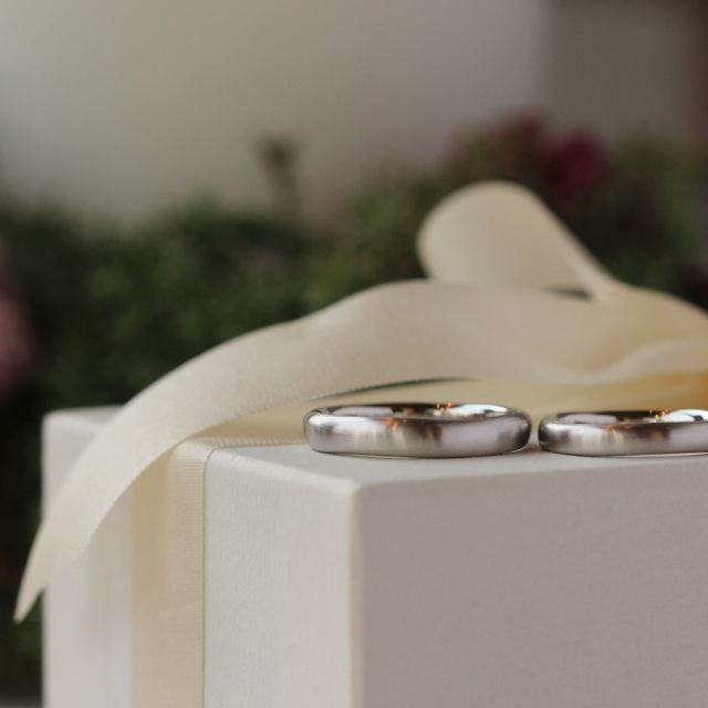 【ith(イズ)の口コミ】 太くてしっかりしたリングがいい夫と、ダイヤなしで夫とお揃いのデザイン…