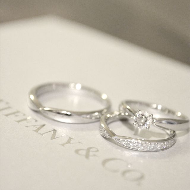 【ティファニー(Tiffany & Co.)の口コミ】 婚約指輪を選んだ時に、結婚指輪もハーモニーにしようと決めていました。
…