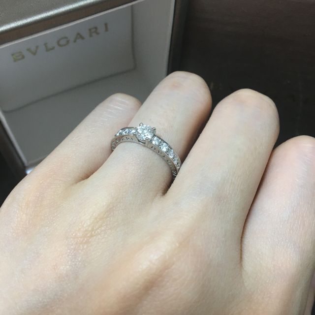 【ブルガリ(BVLGARI)の口コミ】 一目でデザインが気に入り、即決しました。
私は手指がしっかりしてるので…
