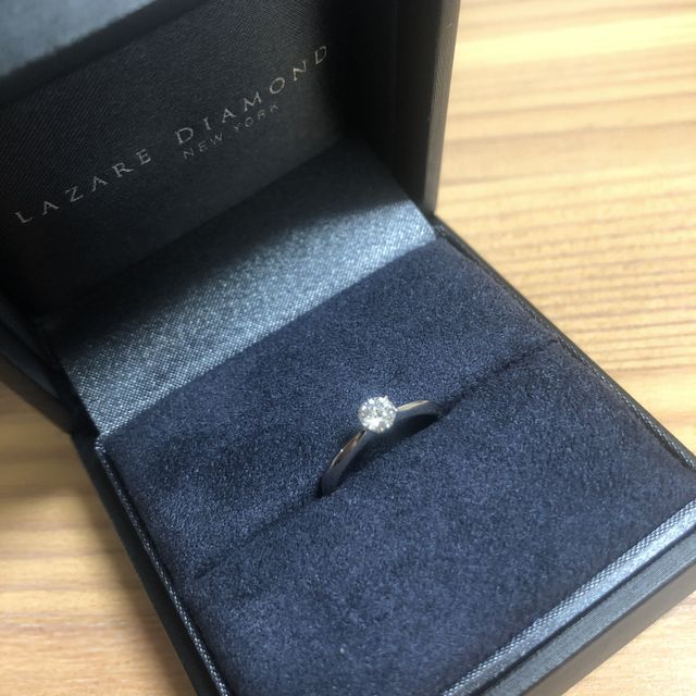 【ラザール ダイヤモンド(LAZARE DIAMOND)の口コミ】 指輪のデザインはどのブランドへ行っても1番シンプルなものに目がいってし…