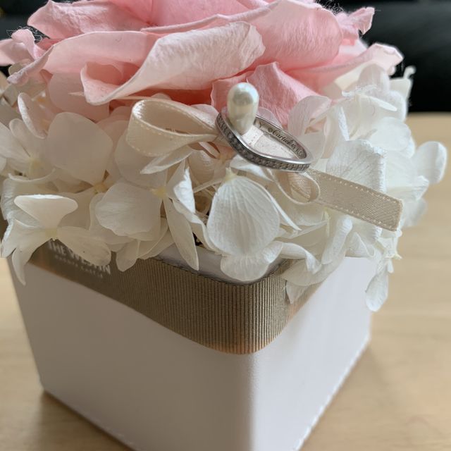 【カルティエ(Cartier)の口コミ】 結婚指輪は毎日身につけるものなので、シンプルで飽きのこないデザインで…