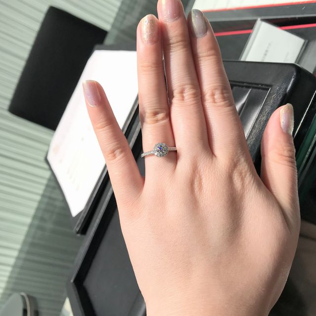 【ラザール ダイヤモンド(LAZARE DIAMOND)の口コミ】 こちらリングラフで大変評判が良かったことと、オンラインカタログで見た…