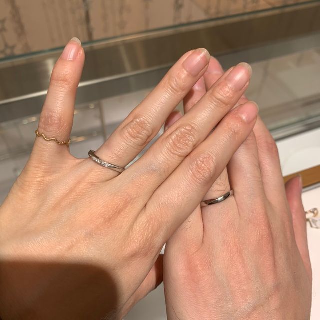 【ケイウノ ブライダル(K.UNO BRIDAL)の口コミ】 安価で品揃えも多いので、若い世代に優しい指輪が多い印象だった。また、…