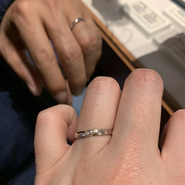 【銀座ダイヤモンドシライシの口コミ】 シンプルな中にダイヤモンドの輝きが光る指輪です。金属アレルギーが不安…