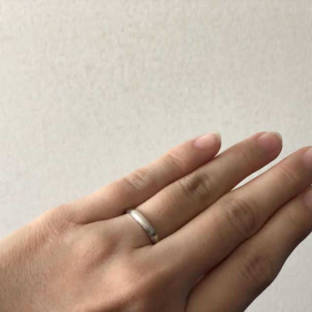 【カルティエ(Cartier)の口コミ】 指は長い方ですが、そもそも手が大きく太さもあるので少しでも細く見える…