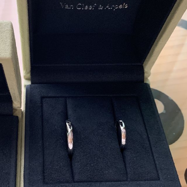 【ヴァン クリーフ＆アーペル(Van Cleef & Arpels)の口コミ】 婚約指輪は同ブランドのクチュールを選びました。マリッジリングも同ブラ…