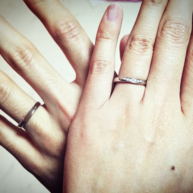 【4℃ BRIDAL(ヨンドシーブライダル)の口コミ】 プロポーズの時にはいわゆる婚約指輪という高価なものではなく、ファッシ…