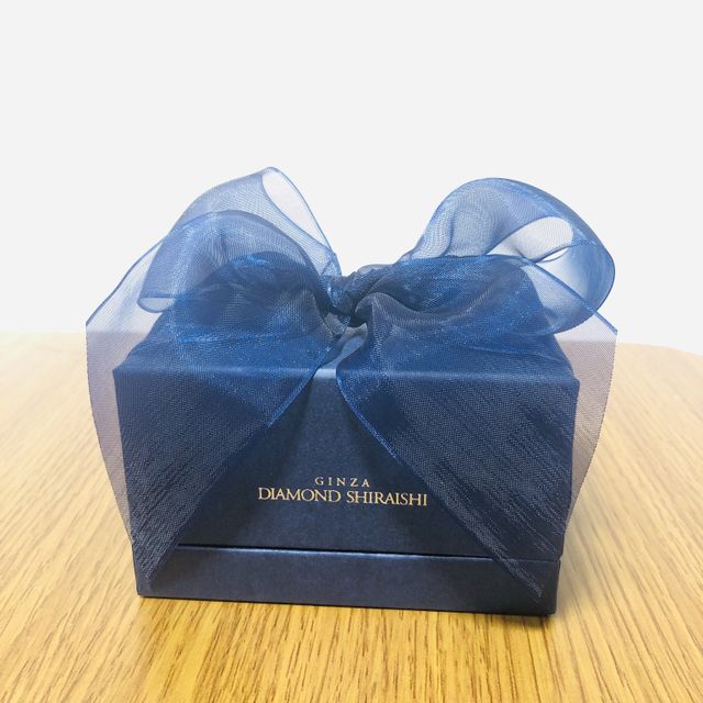 【銀座ダイヤモンドシライシの口コミ】 シンプルなデザインの婚約指輪を探していました。たくさんあるデザインの…