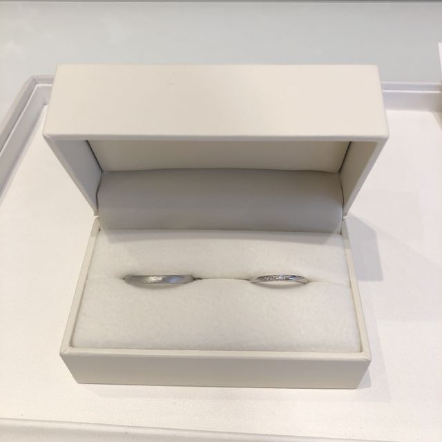 【RosettE(ロゼット)の口コミ】 なるべく細身で石がキラッと光って見えるイメージ通りの指輪をオススメし…