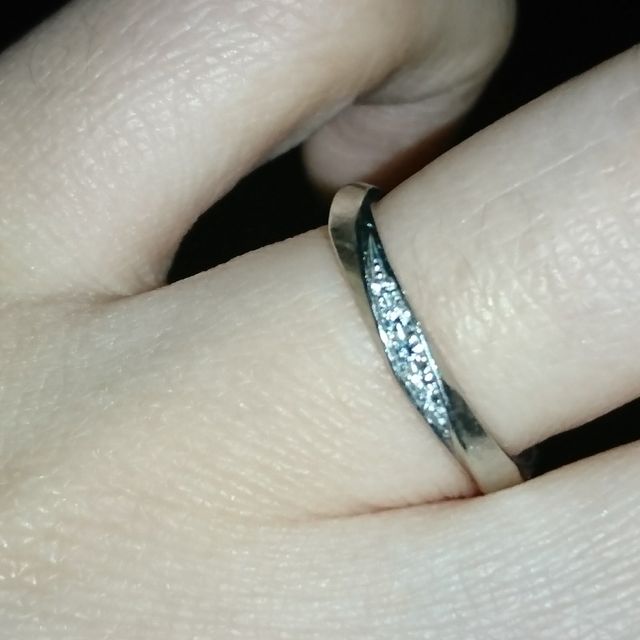 【アイプリモ(I-PRIMO)の口コミ】 シンプルだけど存在感のあるものを探していました。私の指につけると指が…