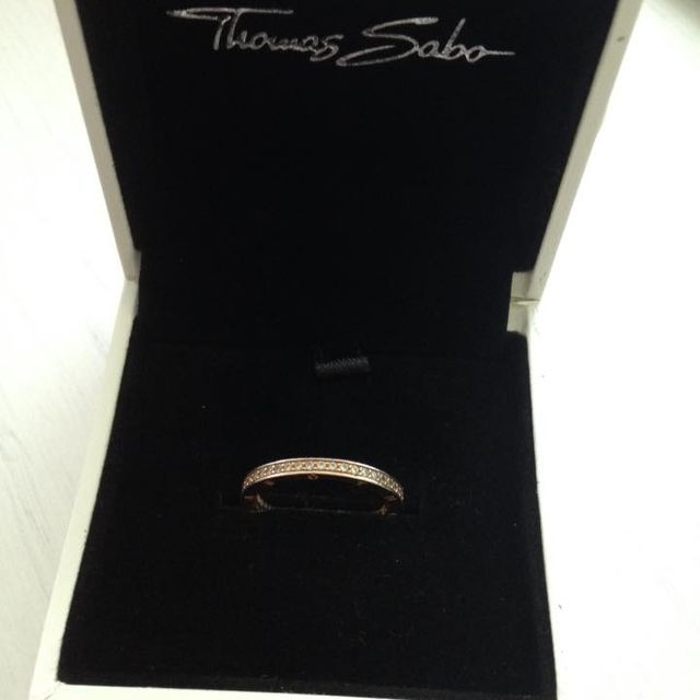 【Thomas sabo(トーマス・サボ)の口コミ】 婚約指輪として立て爪のデザインなど色々考えたけれど、普段使いもできる…