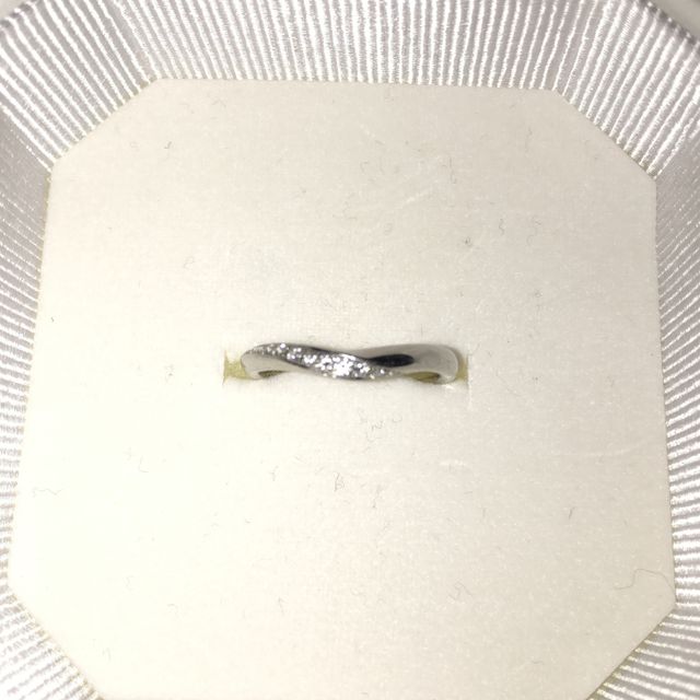 【4℃ BRIDAL(ヨンドシーブライダル)の口コミ】 ・私も主人も１つのものを長く愛用する方なので、シンプルで飽きのこない…