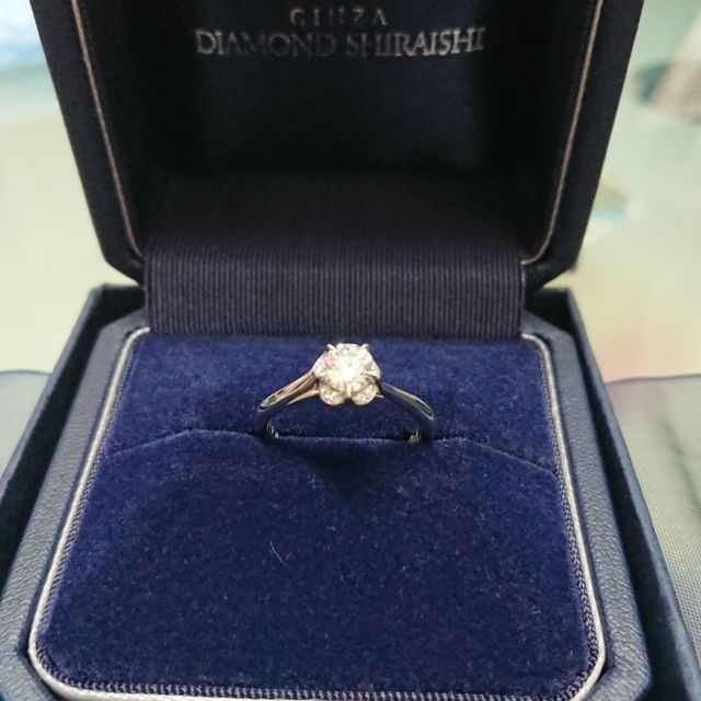 【銀座ダイヤモンドシライシの口コミ】 プロポーズで花束をもらったので、婚約指輪も花束ブーケの形にしました！…