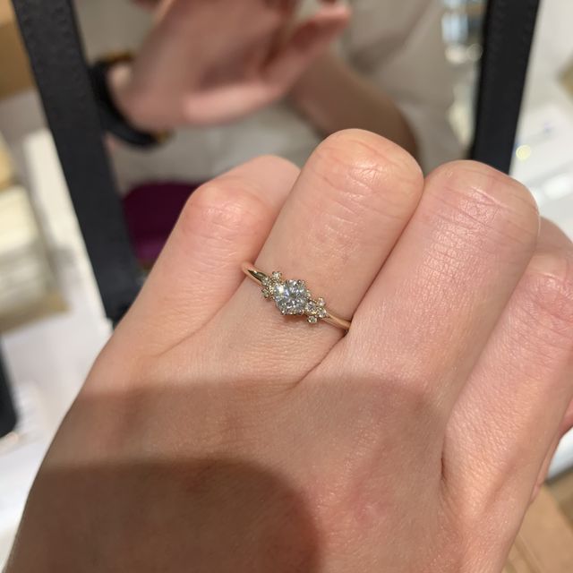 【AbHeri(アベリ)の口コミ】 どのデザインもアンティーク調で繊細で、特に1枚めの指輪は一目惚れでした…