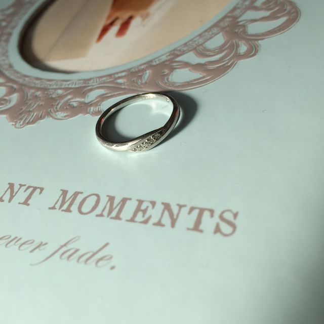 【A・D・A(エー・ディー・エー)の口コミ】 細く華奢なマリッジリングを探していました。こちらのリングは理想通りの…