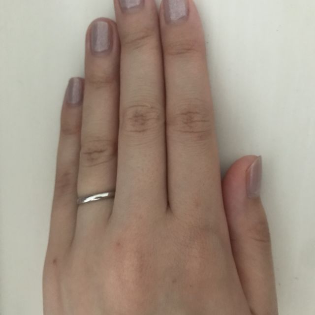 【ティファニー(Tiffany & Co.)の口コミ】 結婚指輪はティファニーと決めていました。飾りがないものが良いと思いこ…