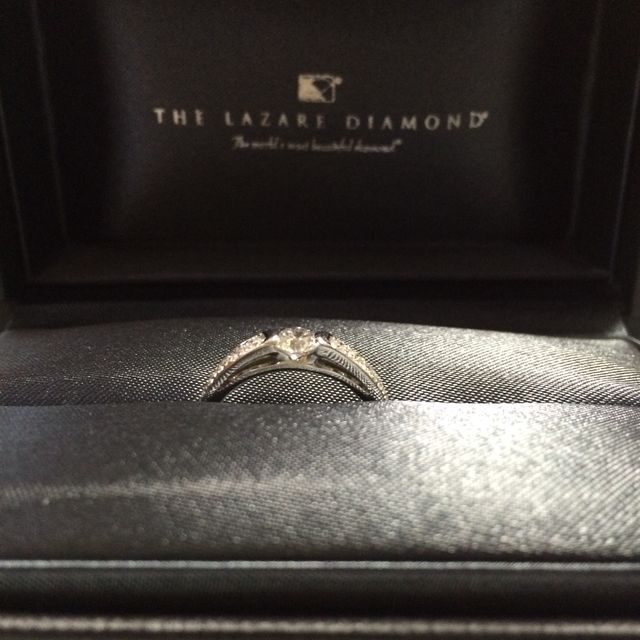 【ラザール ダイヤモンド(LAZARE DIAMOND)の口コミ】 まず、他のブランドでは見たことのないめずらしいデザインなので、友人な…