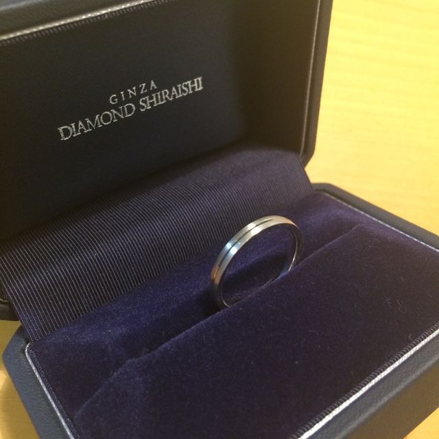 【銀座ダイヤモンドシライシの口コミ】 甲丸リングが似合わなかったので、男らしい平打ちリングにしました。
平打…
