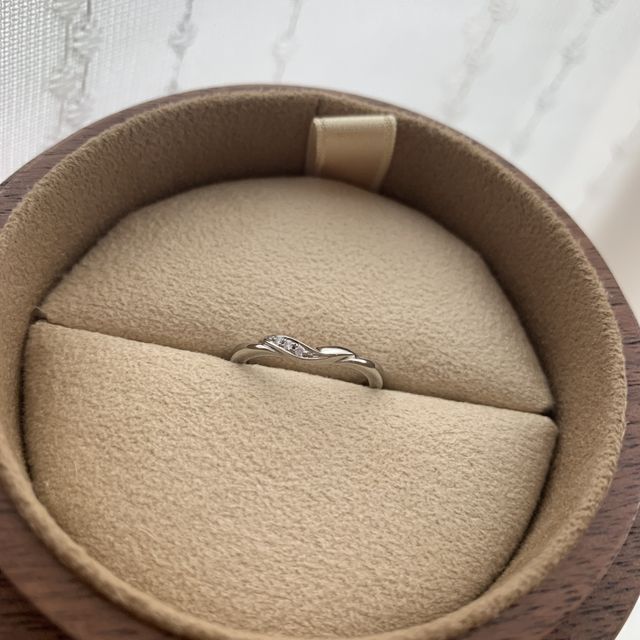 【COLANY(コラニー)の口コミ】 試着した瞬間、これだ！と思いました。他の指輪を着けた時には感じなかっ…