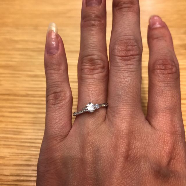 【EITO(エイト)の口コミ】 ソリティアにメレダイアにパヴェのような全体にダイアが埋め込まれている…
