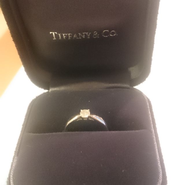 【ティファニー(Tiffany & Co.)の口コミ】 ・シンプルなもの、結婚した後も継続して長くつけられる、というてんを重…