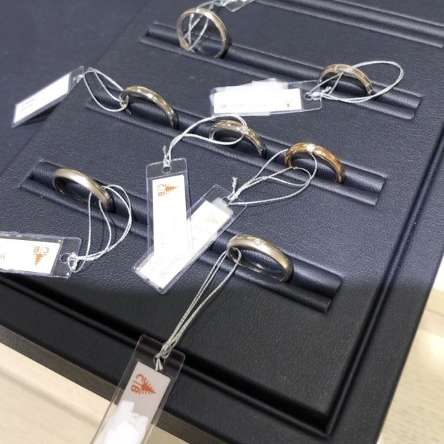 【TOMIYA(トミヤ)の口コミ】 素材の良さと指輪の着け心地について説明がありました。確かに着けてみる…