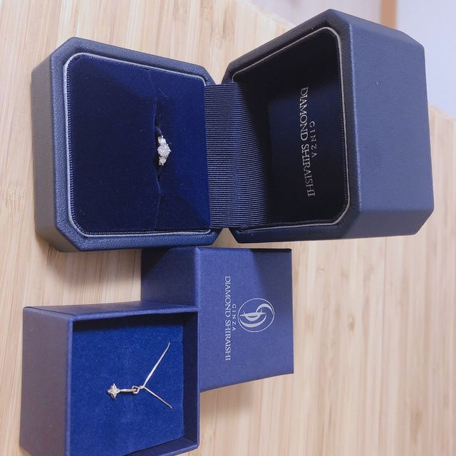 【銀座ダイヤモンドシライシの口コミ】 彼女がつけたら似合うなと思ったのとブーケというデザインがとても素敵に…