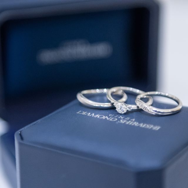 【銀座ダイヤモンドシライシの口コミ】 デザインはウェーブしているもので、自分の関節が目立ちづらいデザインを…