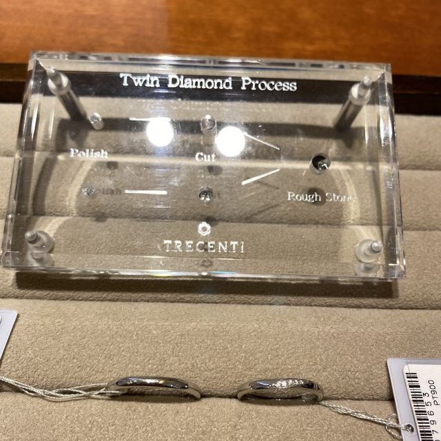 【TRECENTI(トレセンテ)の口コミ】 デザインはどこにでもありそうなデザインですが、実際にトレセンテの指輪…