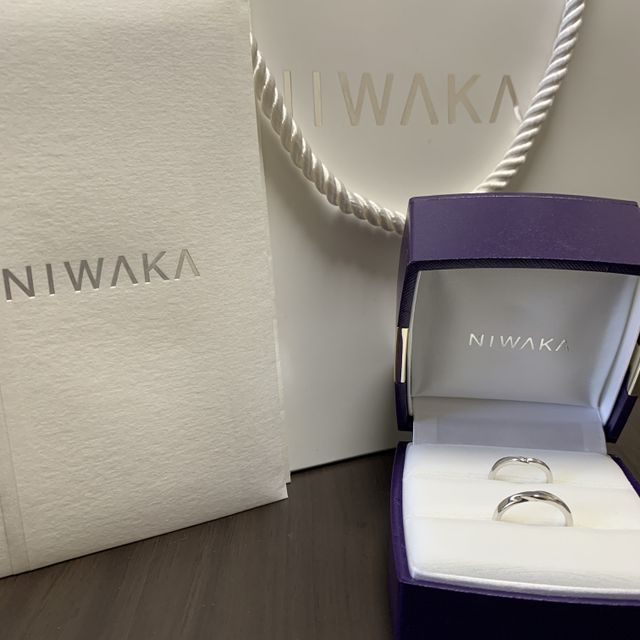 【俄(にわか)の口コミ】 店内をぐるぐると回りながら、指輪をはめては外してを繰り返して、候補を…