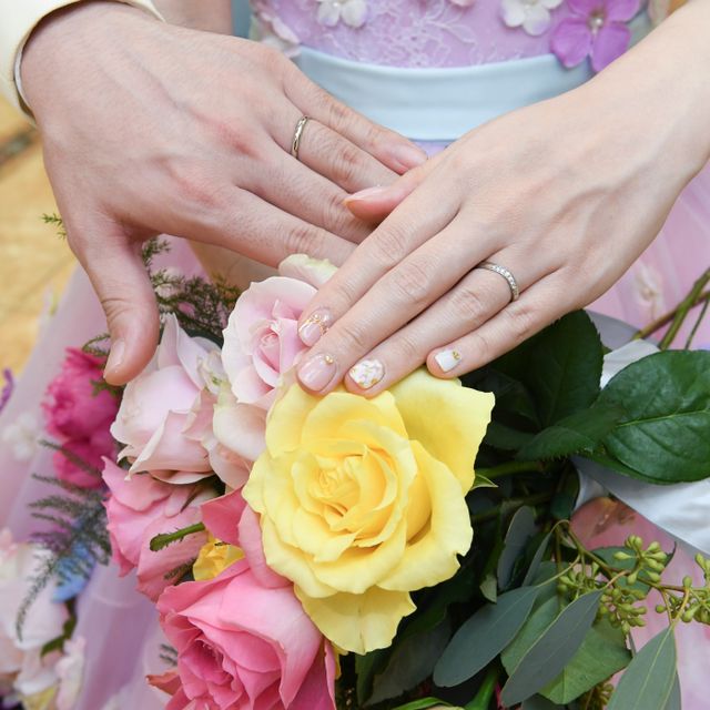 【ROYAL ASSCHER(ロイヤル・アッシャー)の口コミ】 彼女の婚約指輪と重ね付で着る結婚指輪を選びました。彼女のほうは細かい…