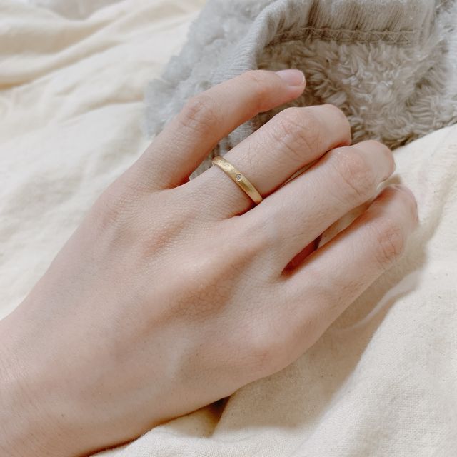 【YUKA HOJO(ユカホウジョウ)の口コミ】 デザインはシンプルで
どんなお洋服にも合わせられる
ものだけどオシャレ…