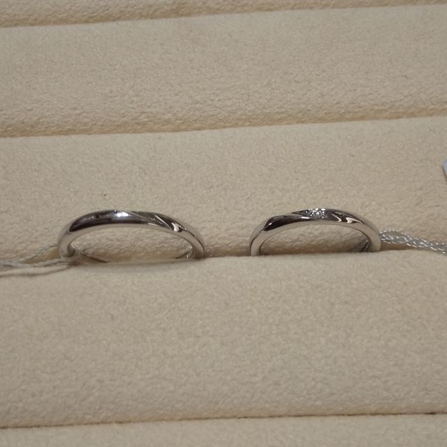 【TRECENTI(トレセンテ)の口コミ】 シンプルなデザインがよかった。一つのダイヤだけれどゴージャスに見える…