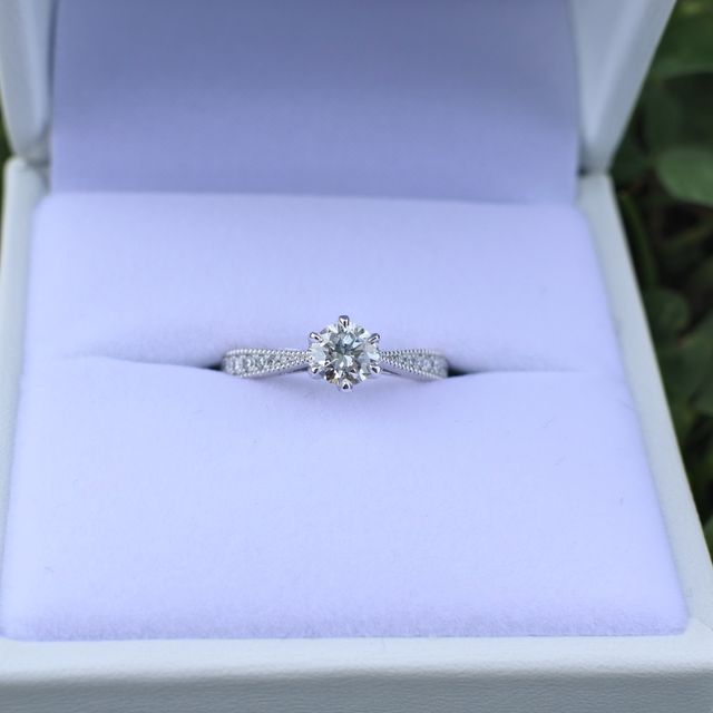 【宝寿堂(ほうじゅどう)の口コミ】 指輪のデザインがちょっと違うなと思っていたら店員さんに、付け加えるこ…