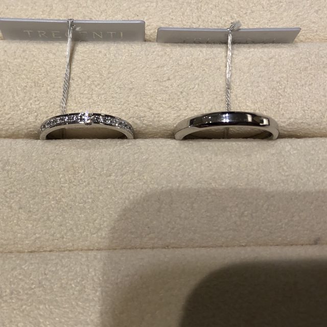 【TRECENTI(トレセンテ)の口コミ】 トレセンテ独自の加工やデザインが魅力的でした．
指輪の設置面が削減され…