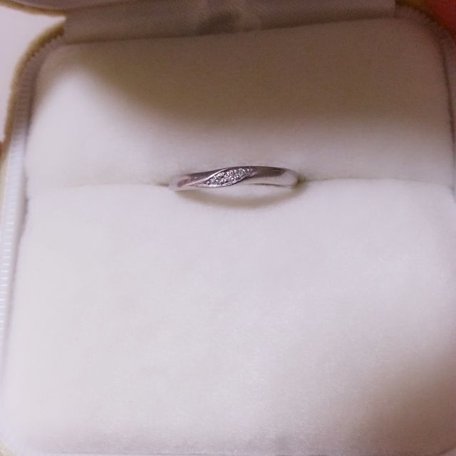 【銀座ダイヤモンドシライシの口コミ】 日常生活で毎日つけるものなので、シンプルなものが良く、ダイヤも小さめ…