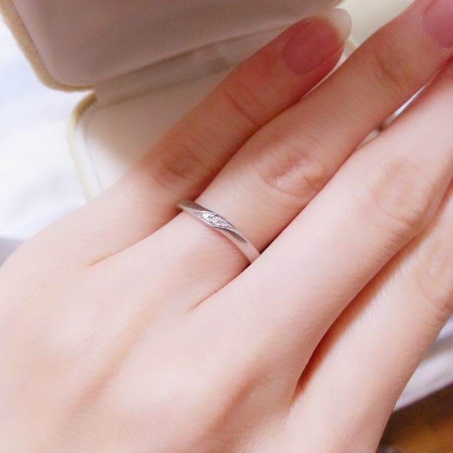 【銀座ダイヤモンドシライシの口コミ】 日常生活で毎日つけるものなので、シンプルなものが良く、ダイヤも小さめ…