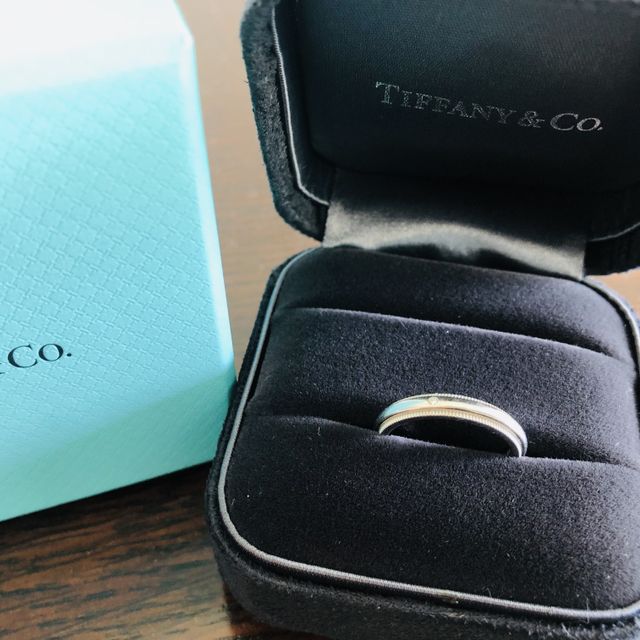 【ティファニー(Tiffany & Co.)の口コミ】 とにかく一生つけるもの。と思いシンプルで飽きのこない様なデザインを探…