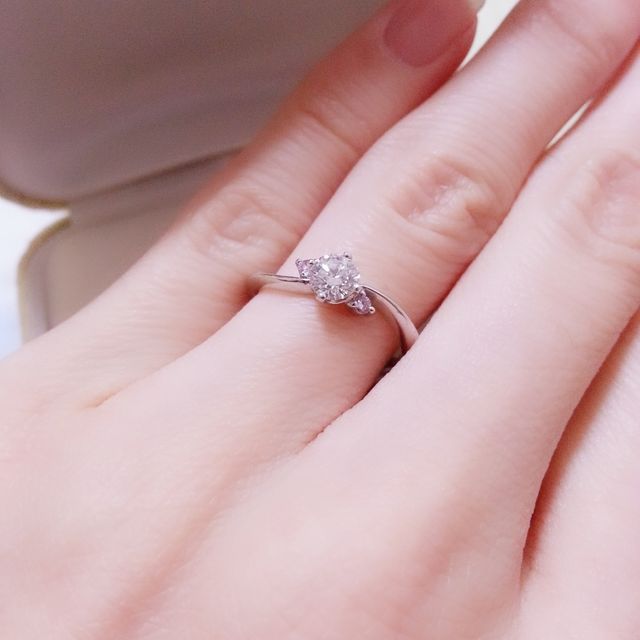 【ミルフローラ(Milluflora)の口コミ】 元々婚約指輪は購入する予定ではありませんでしたが、結婚指輪を探すため…