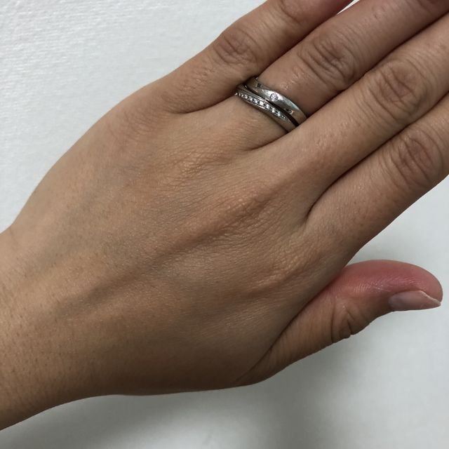 【4℃ BRIDAL(ヨンドシーブライダル)の口コミ】 旦那さんがサプライズで一人で先に婚約指輪を買っており、クリスマスの日…