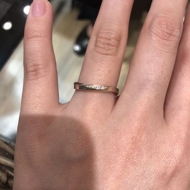 【杢目金屋(もくめがねや)の口コミ】 木目柄のデザインが他の人とは被らず個性的でおしゃれだと思いました。ま…