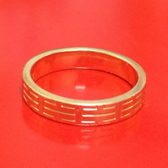 【エルメス(HERMES)の口コミ】 まず指輪については旦那に色々なデザインを見てもらう事から始めました。…