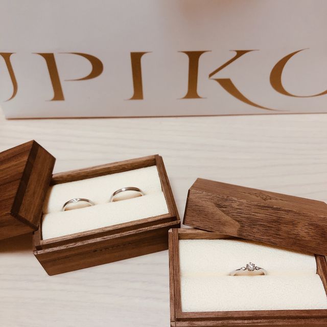 【PORTADA(ポルターダ)の口コミ】 ストレート＋ヘアライン加工＋控えめな個性に一目惚れしました。
シンプル…