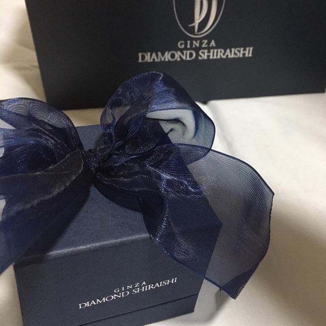 【銀座ダイヤモンドシライシの口コミ】 最初からデザインを決めていた一粒のダイヤモンドのリングだったこと。シ…