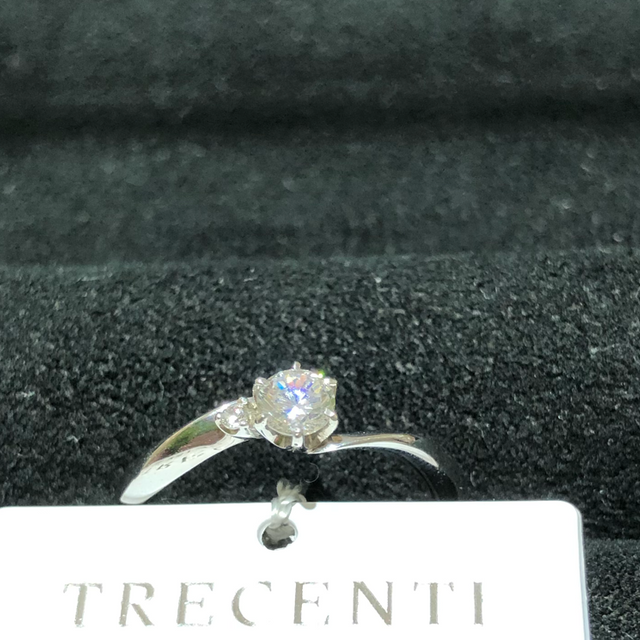 【TRECENTI(トレセンテ)の口コミ】 店員さんがいろいろな指輪を提案してくださり、その中でもデザインが相手…