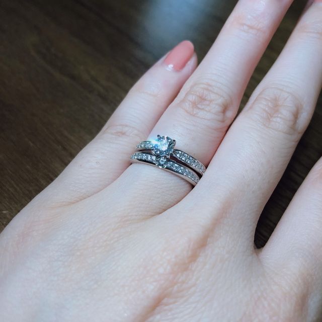 【ラザール ダイヤモンド(LAZARE DIAMOND)の口コミ】 最初から、あまりティファニーなど皆が着けているブランドは嫌だなと思っ…