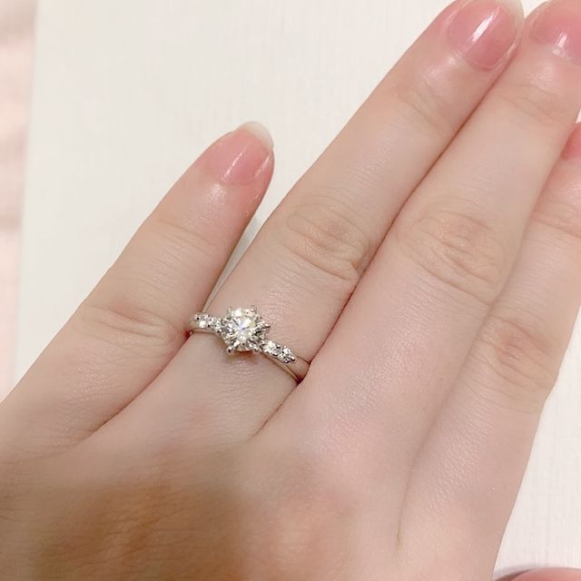 【宝寿堂(ほうじゅどう)の口コミ】 細身で、両脇にメレダイヤがセットされたリングを探していたところ、理想…