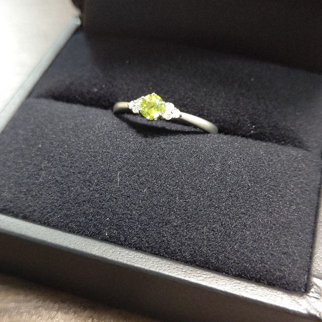 【SO(ソウ)の口コミ】 ダイアモンド以外の宝石で婚約指輪が作れるかインターネットで探していて…