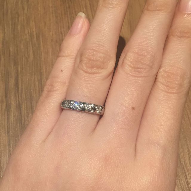 【ショーメ(CHAUMET)の口コミ】 トルサードには2.5mmと3.5mmのタイプがあります。

もともと細身の指輪が…